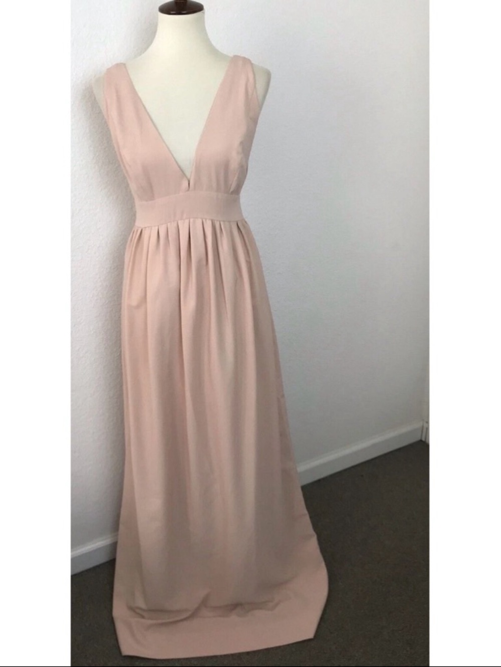 Jill by Jill Stuart Plunge Neck Gown Lined FLAW